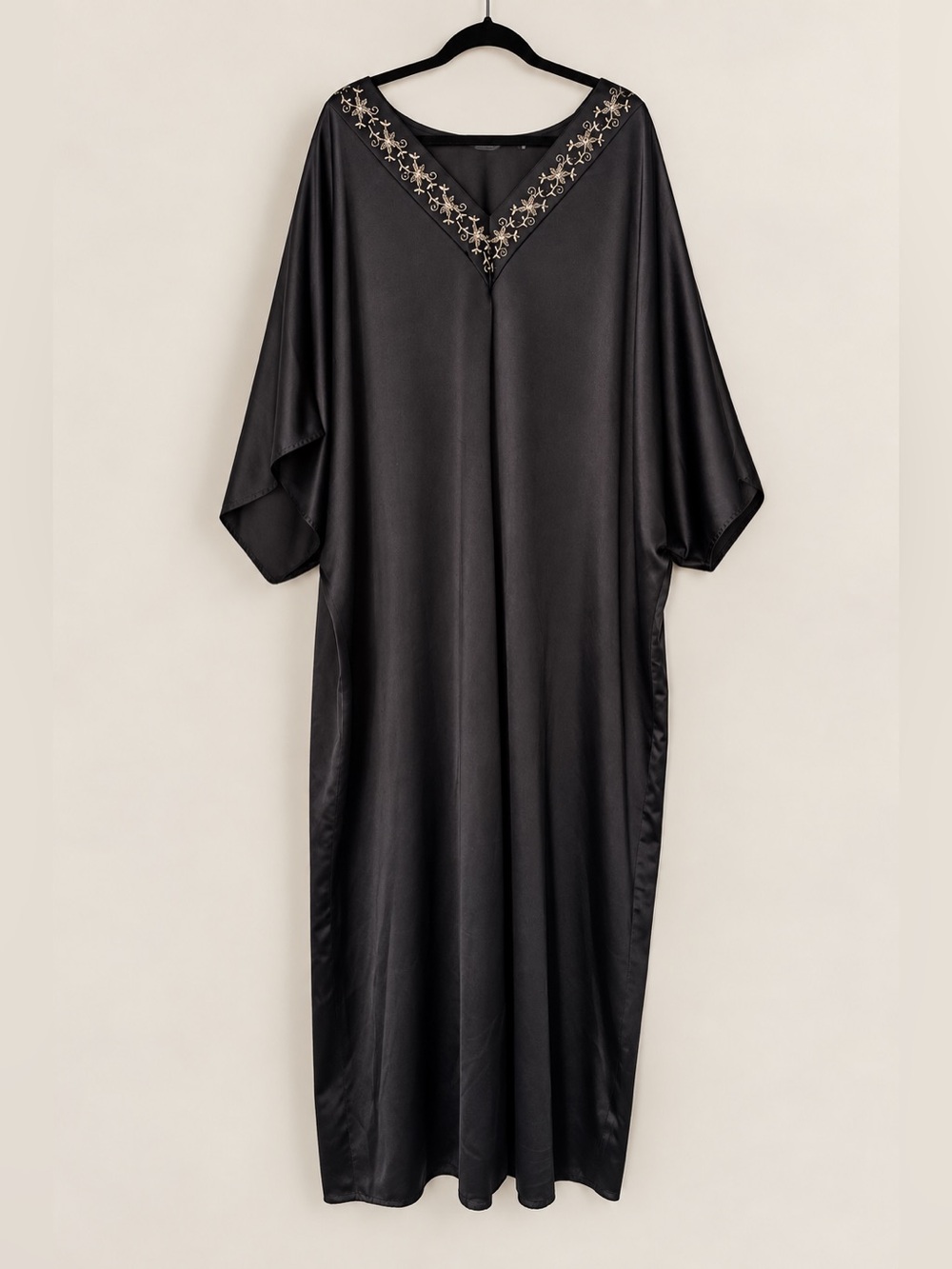 Vintage Embroidered V-Neck Satin Caftan Robe - Black